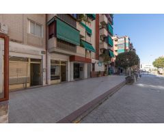 LOCAL EN --AVENIDA AMÉRICA -GRANADA