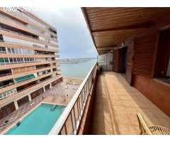 Piso de 3 habitaciones con vistas al mar en Torrevieja