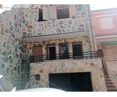 Chalet en Venta en Navaluenga, Ávila