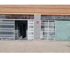Local comercial en Venta en Valencia de las Torres, Valencia