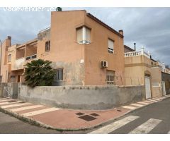 Dúplex en Cortijos de Marín (Roquetas de Mar).