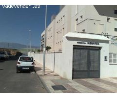 Se vende un apartamento de 2 dorm. y 2 baños en Roquetas de Mar. Zona Buenavista.