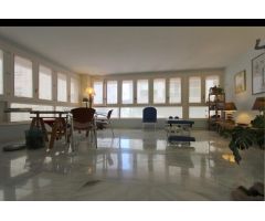 VENTA O ALQUILER DE MAGNIFICO LOCAL COMERCIAL ZONA CENTRO DE ALICANTE