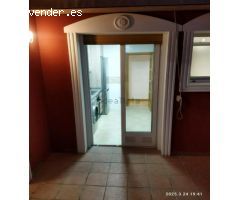 ALQUILER DE LINDA VIVIENDA REFORMADA SIN AMOBLAR Y CON TERRAZA ZONA SAN ANTON