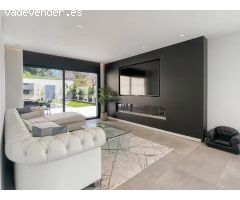 Única y exclusiva casa con piscina y jardín en Santa Coloma de Gramanet