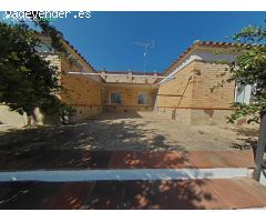 ¡Tu Oasis Privado en La Bisbal! Casa Exclusiva con Piscina, Pista de Padel y Jardín