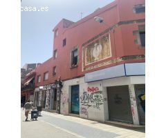 Edificio esquinero en Malgrat de Mar, a 400 mts de la playa