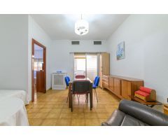 Vive Granada al Máximo: Piso de 1 Dorm. en Triunfo Jardín (Avda. Constitución)
