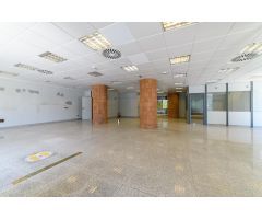 LOCAL COMERCIAL EN AVENIDA DE LA CONSTITUCION
