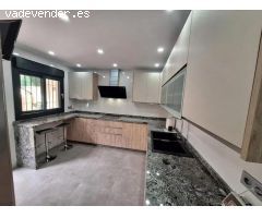 Adosada en venta en Benalmadena