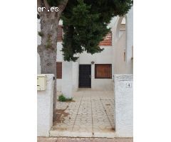 ADOSADO DE 3 DOMITORIOS PARA REFORMAR - ZONA AGUAS NUEVAS, TORREVIEJA-