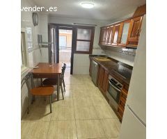 AMPLIO APARTAMENTO DE 3 DORMITORIOS A 100 METROS DEL MAR - ZONA ZCEQUÓN, TORREVIEJA -
