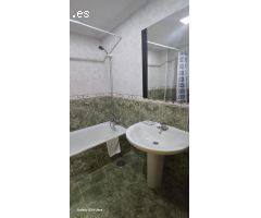 PISO CENTRICO EN TORREVIEJA-ZONA PUERTO DEPORTIVO