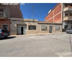 UN CHALET EN EL CENTRO DEL PUEBLO