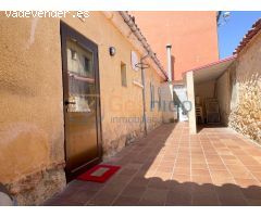 ENTRAÑABLE CASA en LOS HUERTOS (SEGOVIA) con 3 HABITACIONES y PATIO