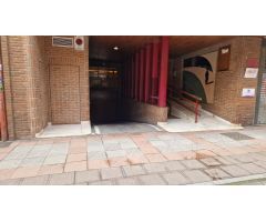 Garaje en Alquiler en Las Espineras del León, León