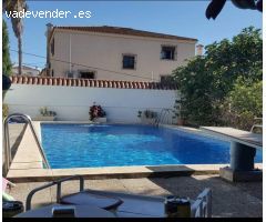 ESPECTACULAR CHALET CON PISCINA EN LA COLONIA SAN MIGUEL