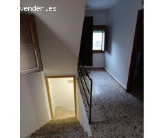Casa con local y terraza en Santibáñez del Alto