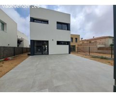Xalet nou a estrenar en lloguer a Pineda de Mar