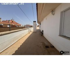INMOBILIARIA TEJARES ALQUILA ÁTICO DUPLEX ZONA CARREFOUR