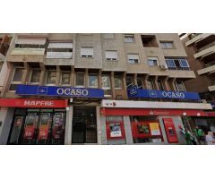 Oficinas situadas en planta primera haciendo esquina en edificio mixto