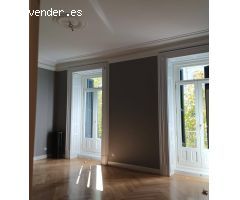 Piso a estrenar en alquiler muy señorial con cinco balcones a la calle