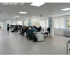 Oficina situada en Edificio Mixto representativo dentro del centro de negocios de Madrid.