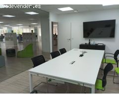 Oficina situada en Edificio Mixto representativo dentro del centro de negocios de Madrid.