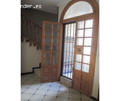 CASA FAMILIAR EN BAENA CON MUCHO POTENCIAL