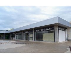 Local comercial esquinero de 83 m2 + posibilidad 2 amplias terrazas