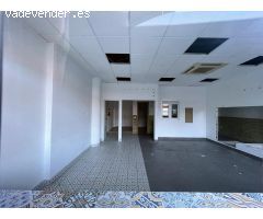Local comercial con posibilidad de terraza en Centro Comercial