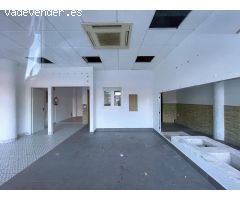 Local comercial con posibilidad de terraza en Centro Comercial