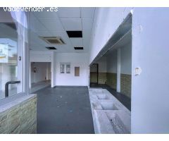 Local comercial con posibilidad de terraza en Centro Comercial