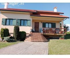 VIVIENDA UNIFAMILIAR PLANTAS BAJA Y BAJO CUBIERTA, VISTAS MAR EN ENTORNO ACOGEDOR Y BIEN COMUNICADO.