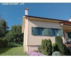 VIVIENDA UNIFAMILIAR PLANTAS BAJA Y BAJO CUBIERTA, VISTAS MAR EN ENTORNO ACOGEDOR Y BIEN COMUNICADO.