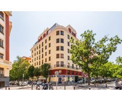 Vive a un paso del Retiro: elegancia, luz y ubicación premium en pleno Madrid