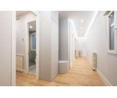 Vive a un paso del Retiro: elegancia, luz y ubicación premium en pleno Madrid