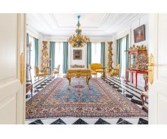 Casa exclusiva de estilo Neoclásico en urbanización de lujo