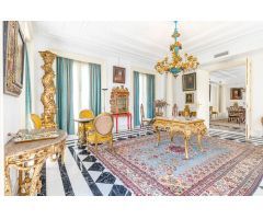 Casa exclusiva de estilo Neoclásico en urbanización de lujo