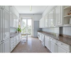 Casa exclusiva de estilo Neoclásico en urbanización de lujo