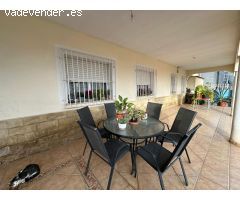 VENTA DE VIVIENDA, CON ALMACENES Y GARAJE