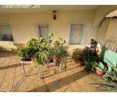 VENTA DE VIVIENDA, CON ALMACENES Y GARAJE