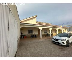 VENTA DE VIVIENDA, CON ALMACENES Y GARAJE