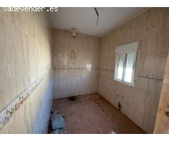 OPORTUNIDAD: 2 viviendas, almacenes y solar edificable en LA PACA