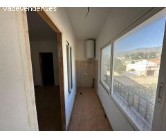 OPORTUNIDAD: 2 viviendas, almacenes y solar edificable en LA PACA