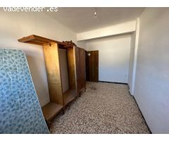 OPORTUNIDAD: 2 viviendas, almacenes y solar edificable en LA PACA