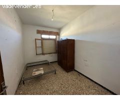 OPORTUNIDAD: 2 viviendas, almacenes y solar edificable en LA PACA