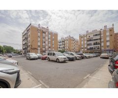 PISO ENTRE CALLE ARROYO Y CARRETERA DE CARMONA