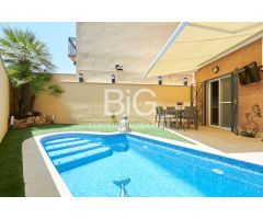Casa en venta con piscina en Mataró