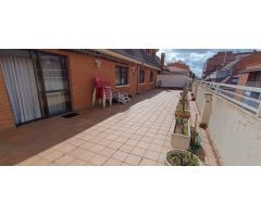VENTA DE ÁTICO/DÚPLEX EN ZAMORA ZONA TRES CRUCES, 4 DORMITORIOS, 3 BAÑOS, TRASTERO Y GARAJE DOBLE.